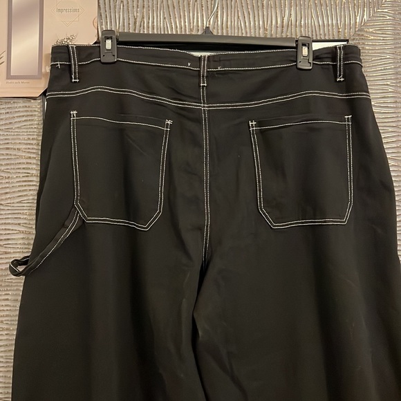 Run! I only have 3 pair of these black denim extra wide leg stretch cargos! - Picture 5 of 8